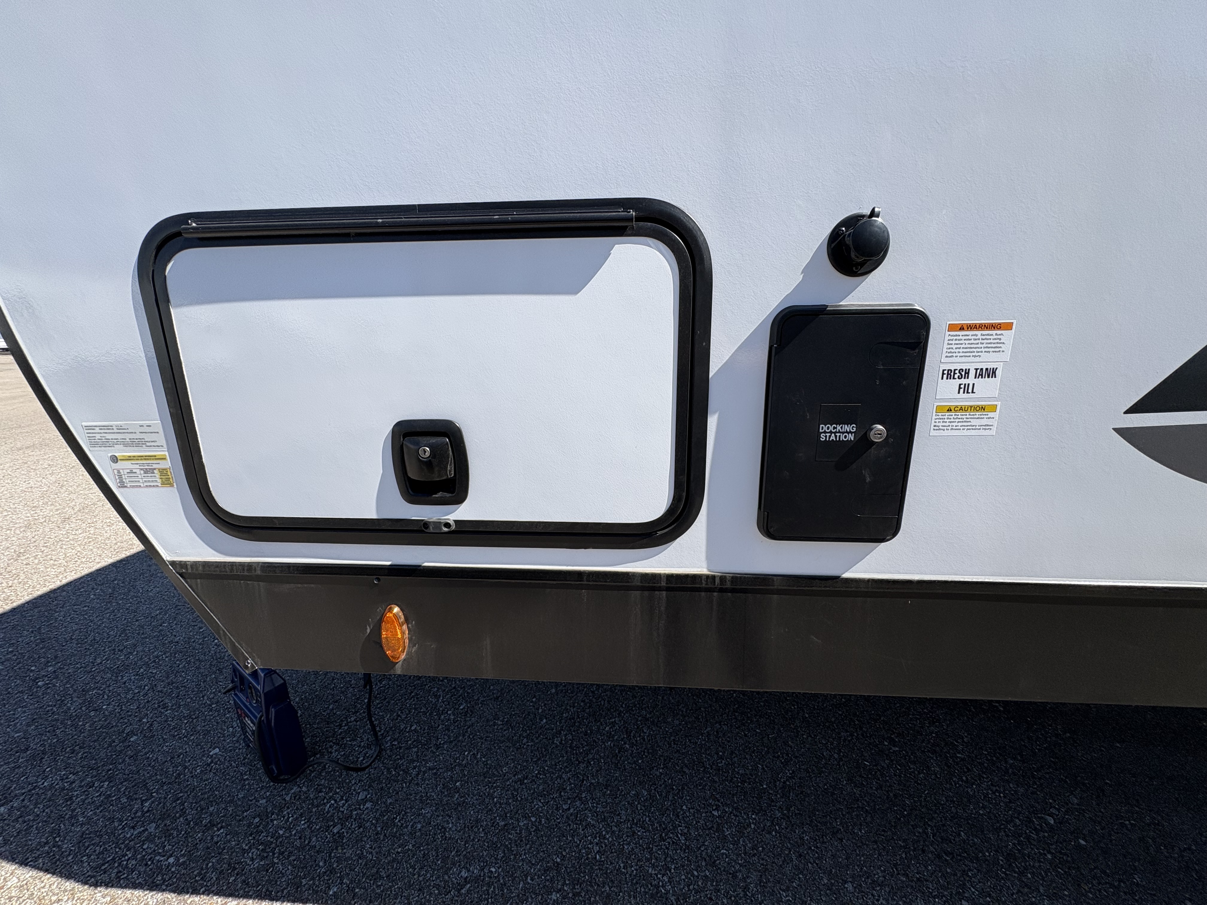 2026 VENTURE RV SPORTTREK 327VIK - Image 10