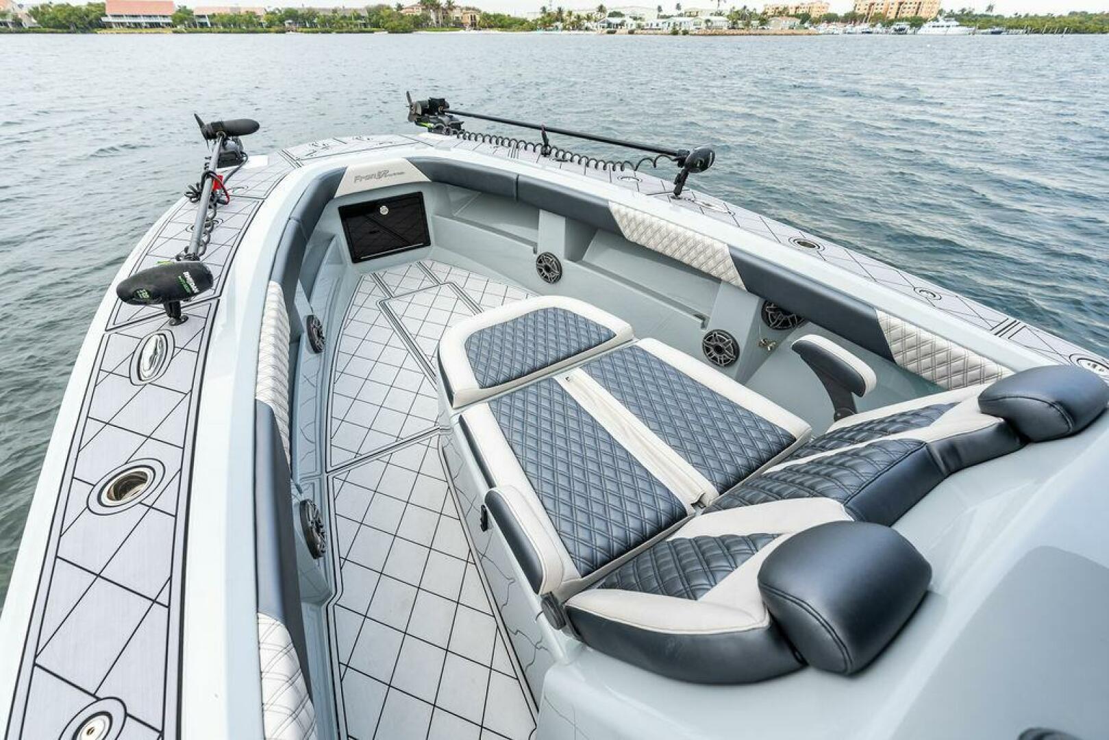2020 Front Runner 39 CC - Image 20
