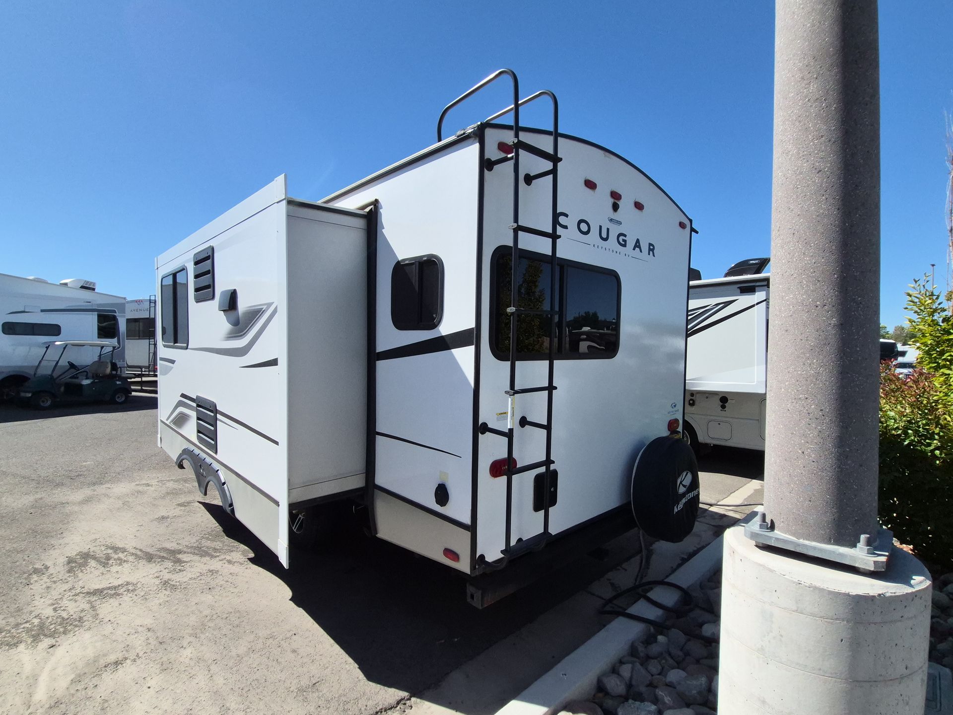 2023 Keystone Cougar Half-Ton 22MLSWE - Image 6