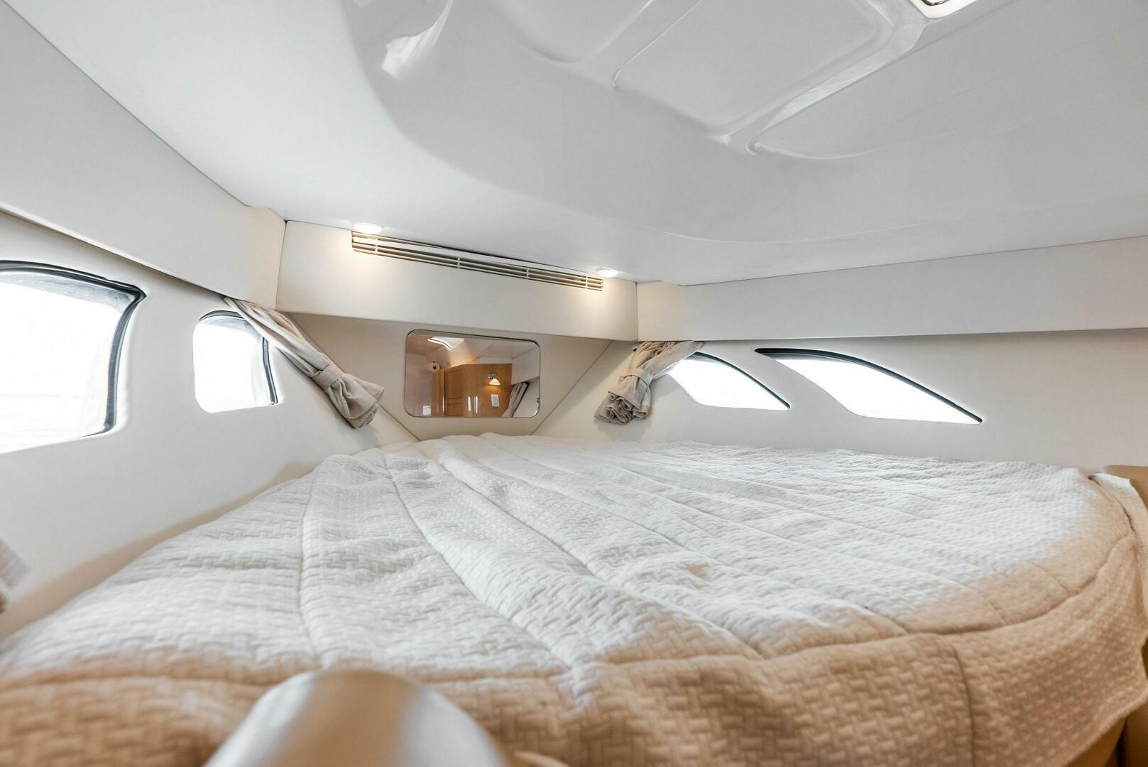 2018 Intrepid 430 Sport Yacht - Image 36