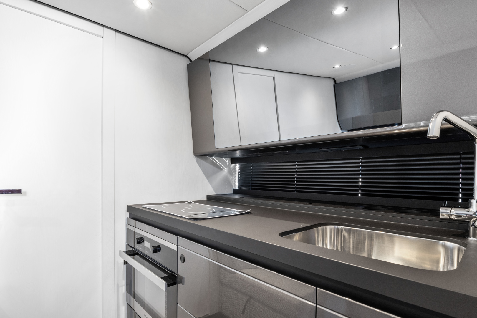 2022 Azimut Azimut Verde 47 - Image 23