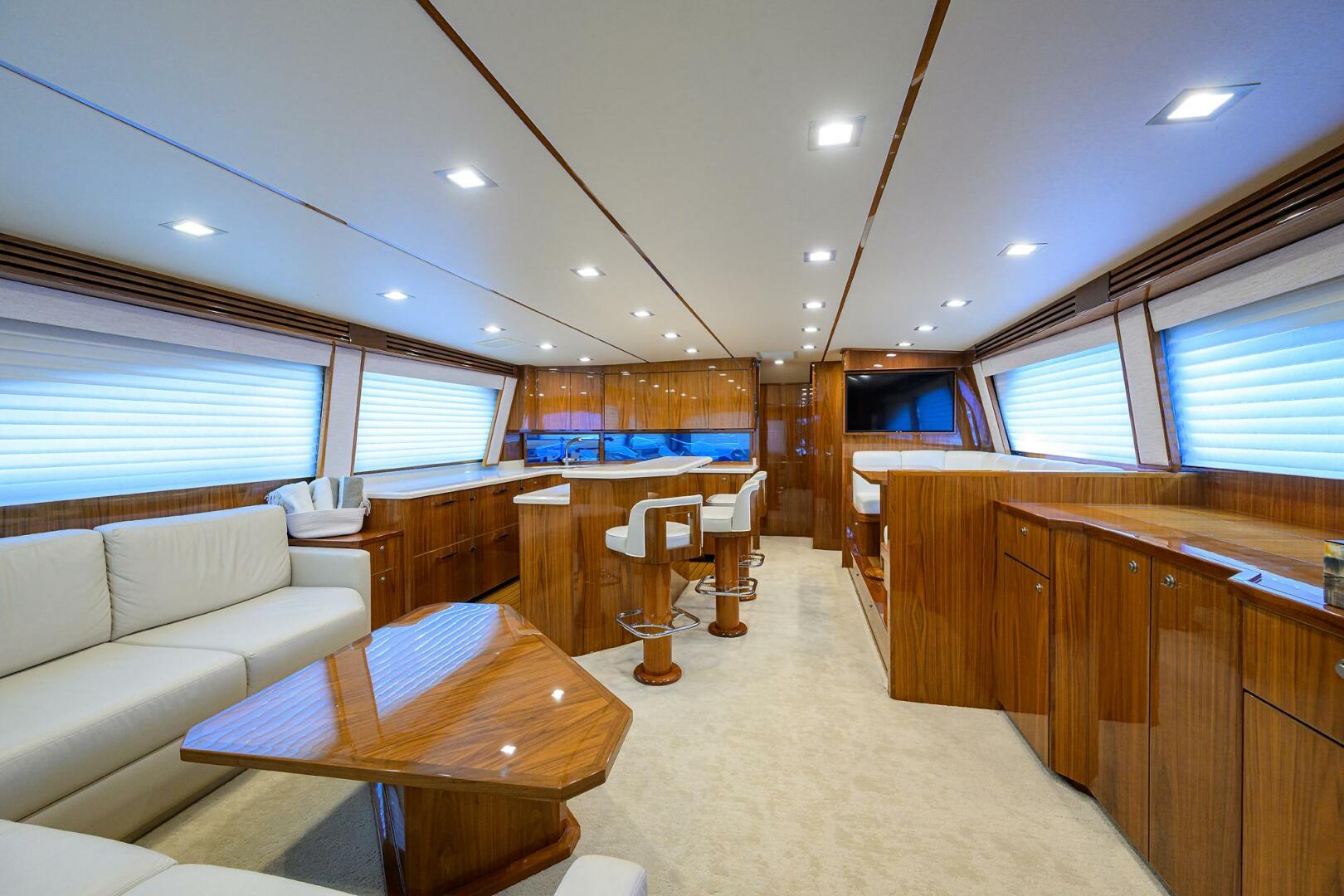 2021 Viking 72 Convertible - Image 2