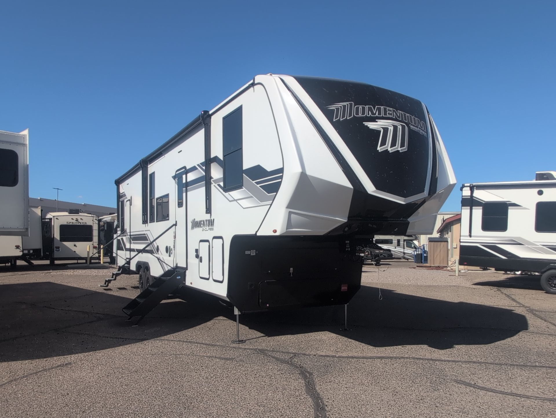 2027 GRAND DESIGN Momentum G-Class 363G - Image 9