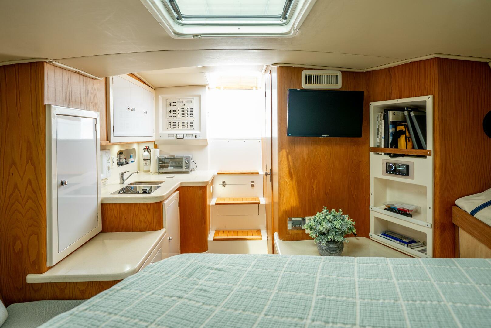 2004 Stolper 38 Express - Image 22