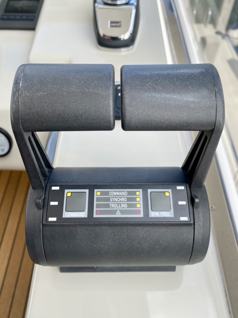 2018 Azimut Flybridge - Image 38