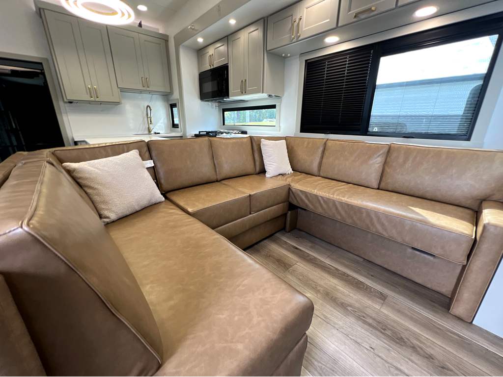 2025 BRINKLEY RV MODEL G 3950 - Image 6