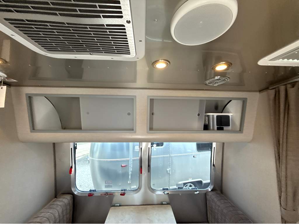 2026 AIRSTREAM CARAVEL 20FB - Image 18