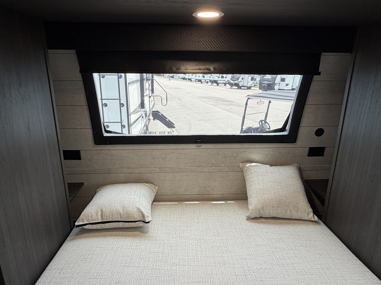 2027 VENTURE RV SPORTTREK 292VRB - Image 69