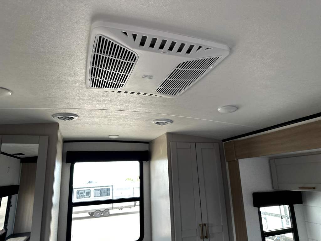 2027 JAYCO JAY FEATHER 26FK - Image 26