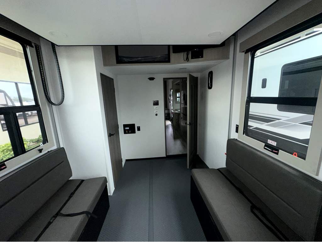 2026 GRAND DESIGN MOMENTUM 392M - Image 22