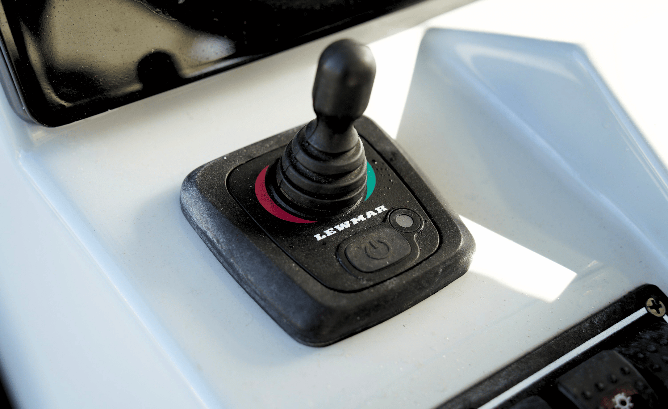 2020 PURSUIT S328 - Image 37