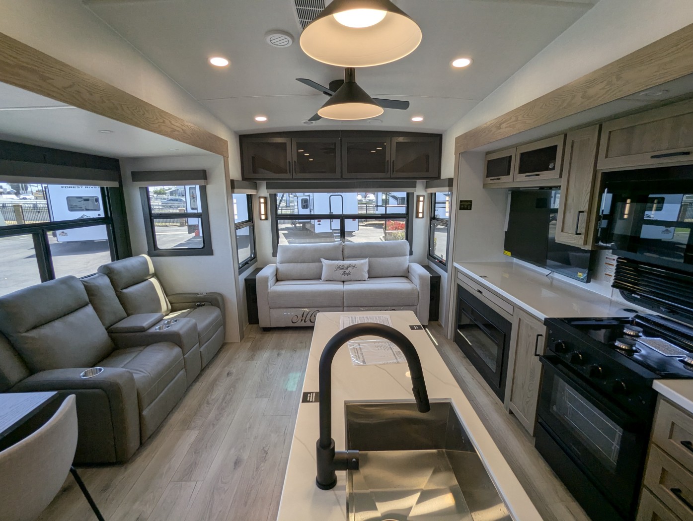 2026 Forest River Rockwood Signature 401SFB - Image 30
