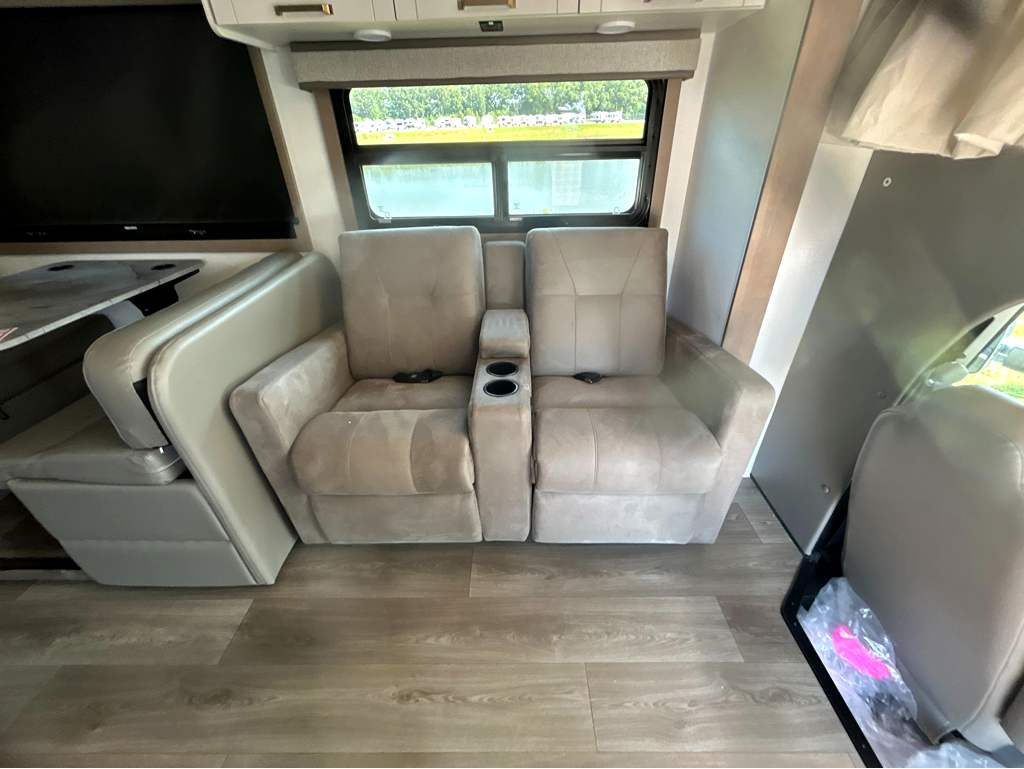 2027 JAYCO GREYHAWK 29MV - Image 21