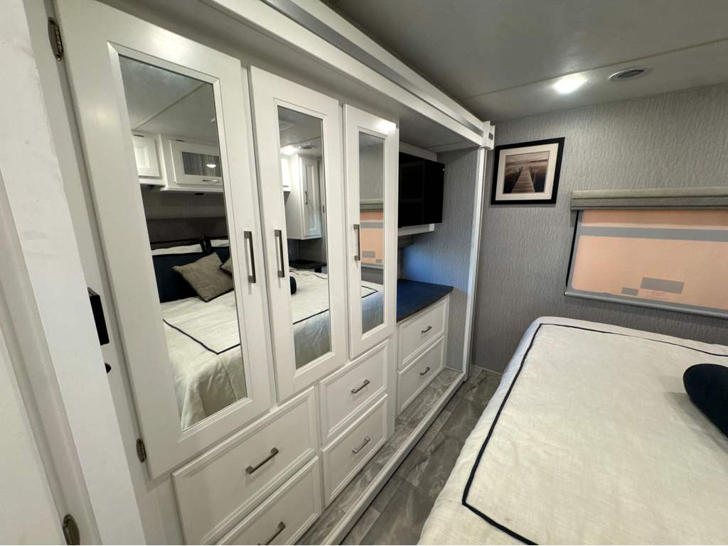 2023 COACHMAN ENCORE 355DS - Image 22