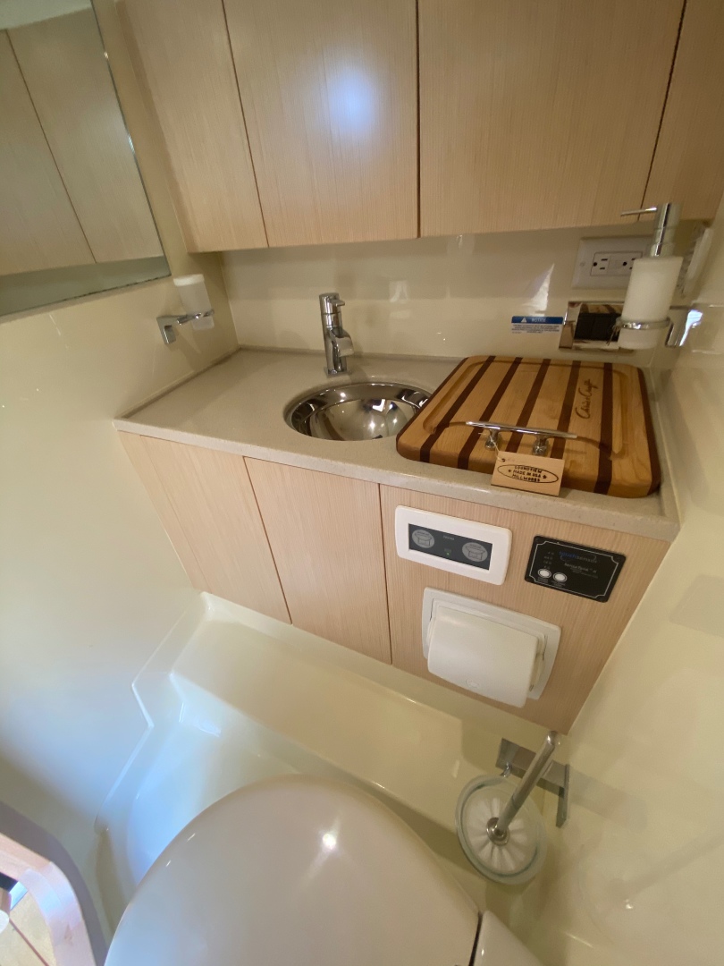 2018 Chris-Craft Corsair 34 - Image 36