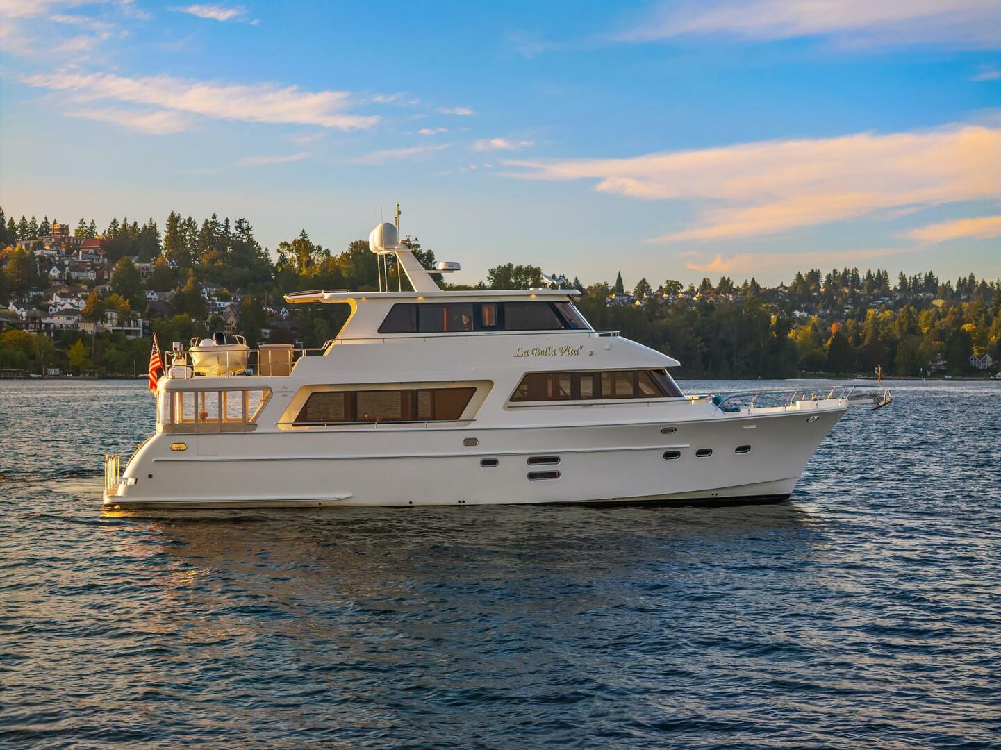 2014 Hampton 720 Skylounge LRC - Image 108