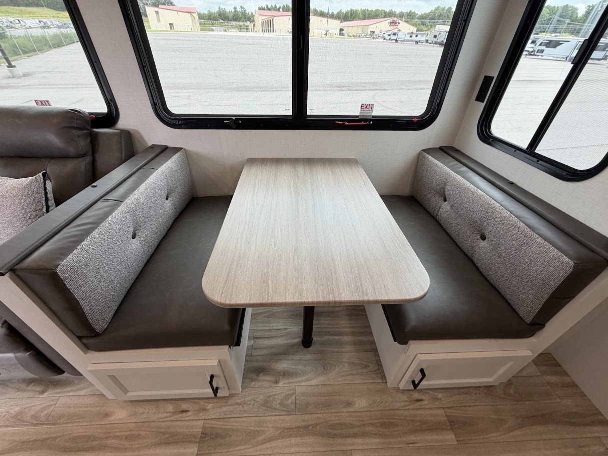 2027 VENTURE RV SPORTTREK 292VRB - Image 42