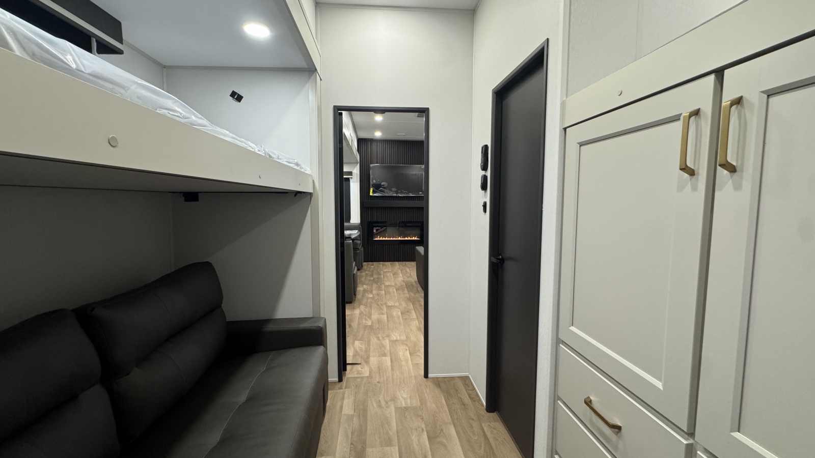 2026 Grand Design Influence 3904BH - Image 18