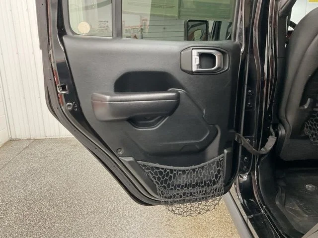 2020 Jeep Gladiator Crew Cab Rubicon 4WD - Image 20