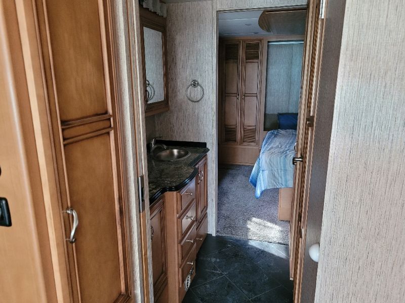 2015 Newmar Ventana LE 3849 - Image 12