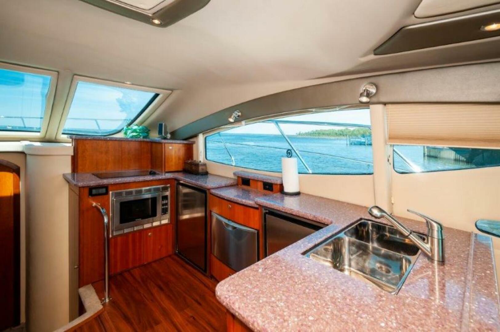 2006 Cruisers Yachts 477 Sport Sedan - Image 11