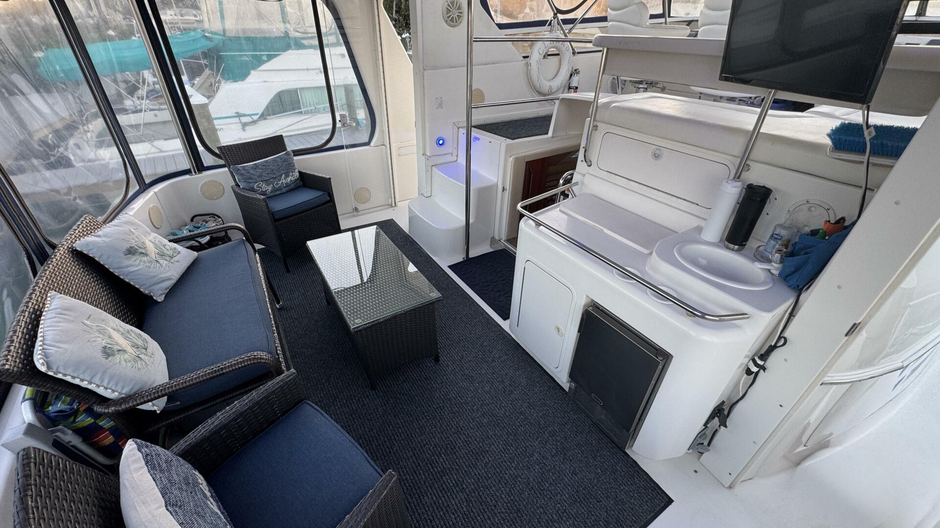 2000 Sea Ray 420 Aft Cabin - Image 9