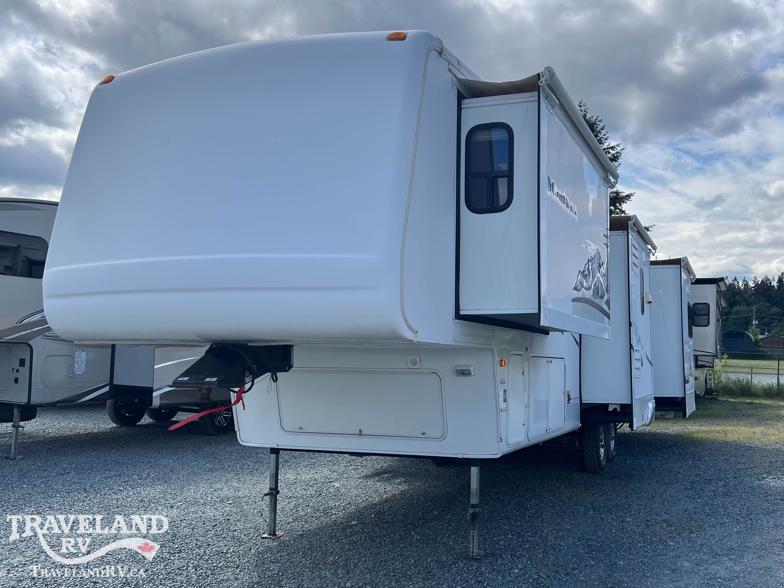 2006 KEYSTONE MONTANA 3400RL - Image 3