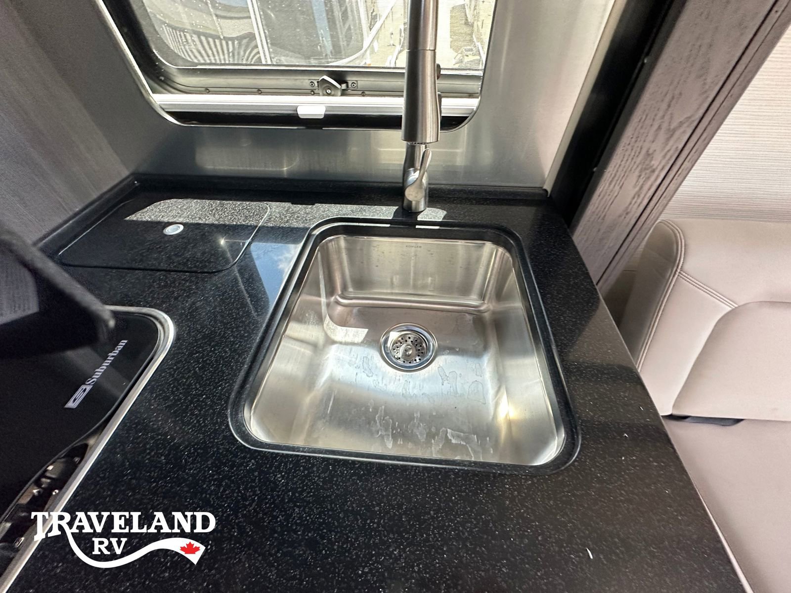 2025 Airstream Atlas Murphy Suite - Image 12