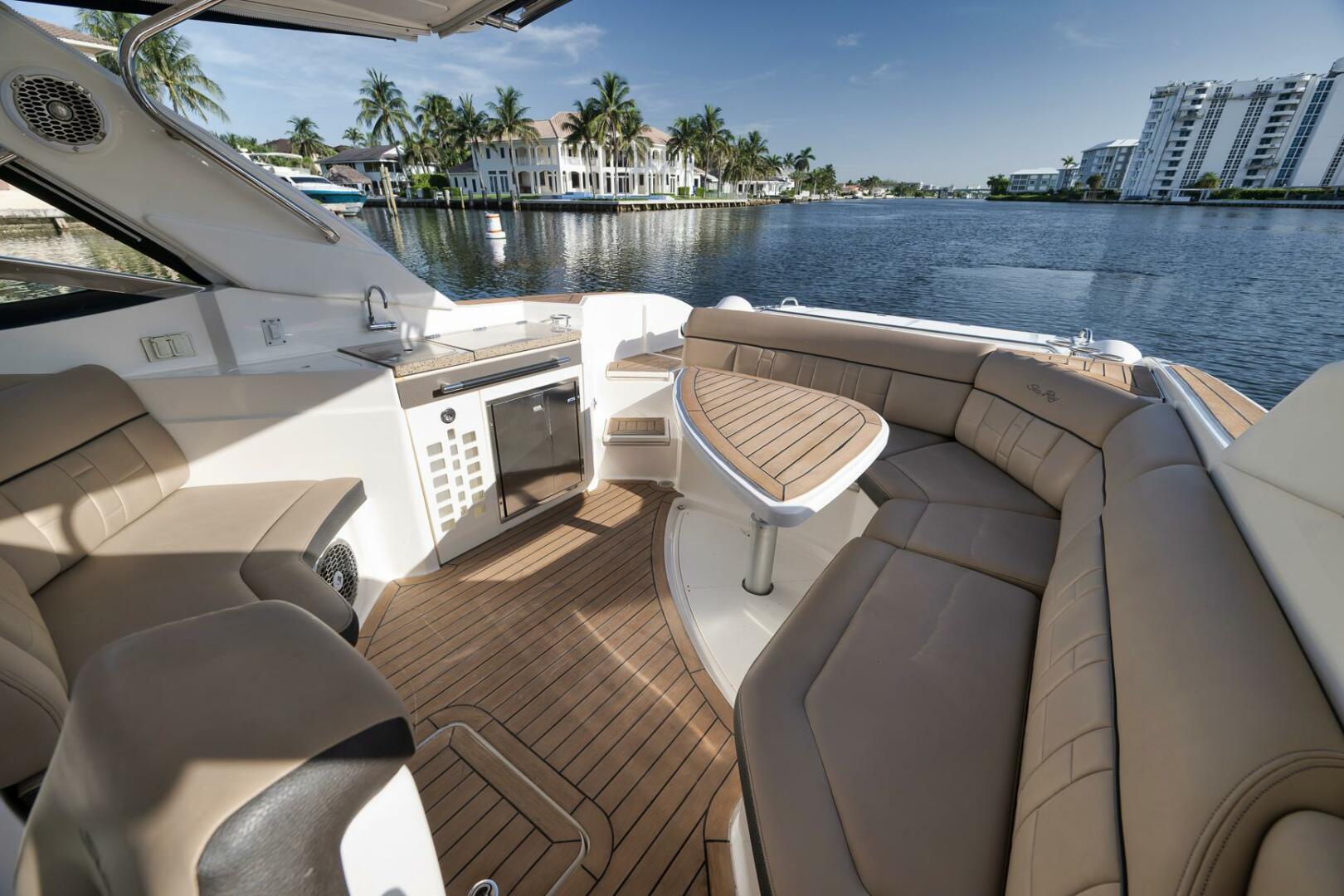 2016 Sea Ray 350 SLX - Image 17