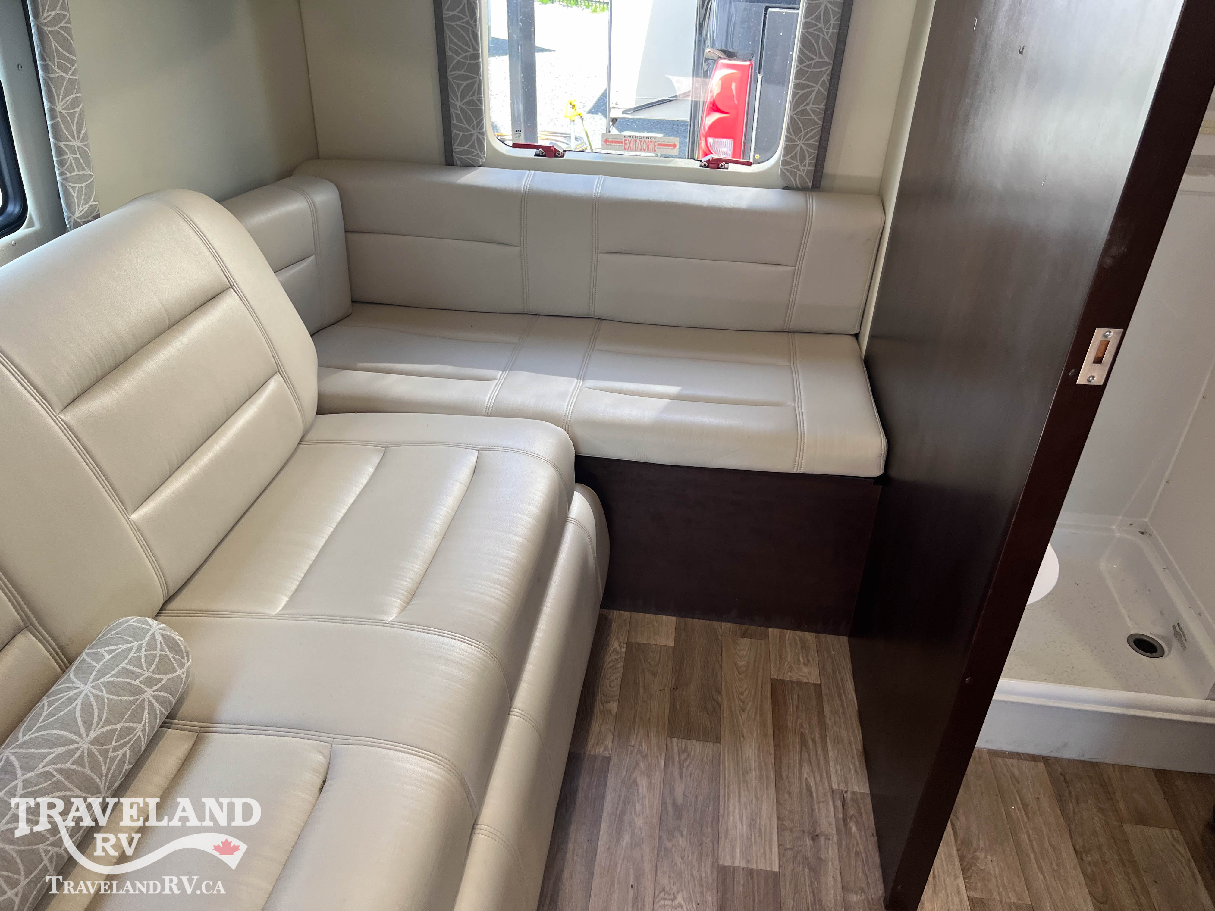 2015 Leisure Travel SERENITY S24CB - Image 23