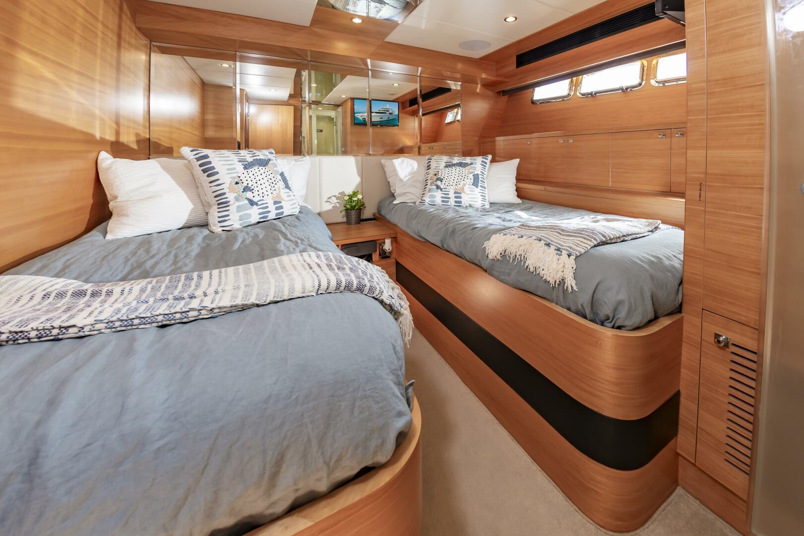 2017 Johnson 93 Flybridge - Image 85