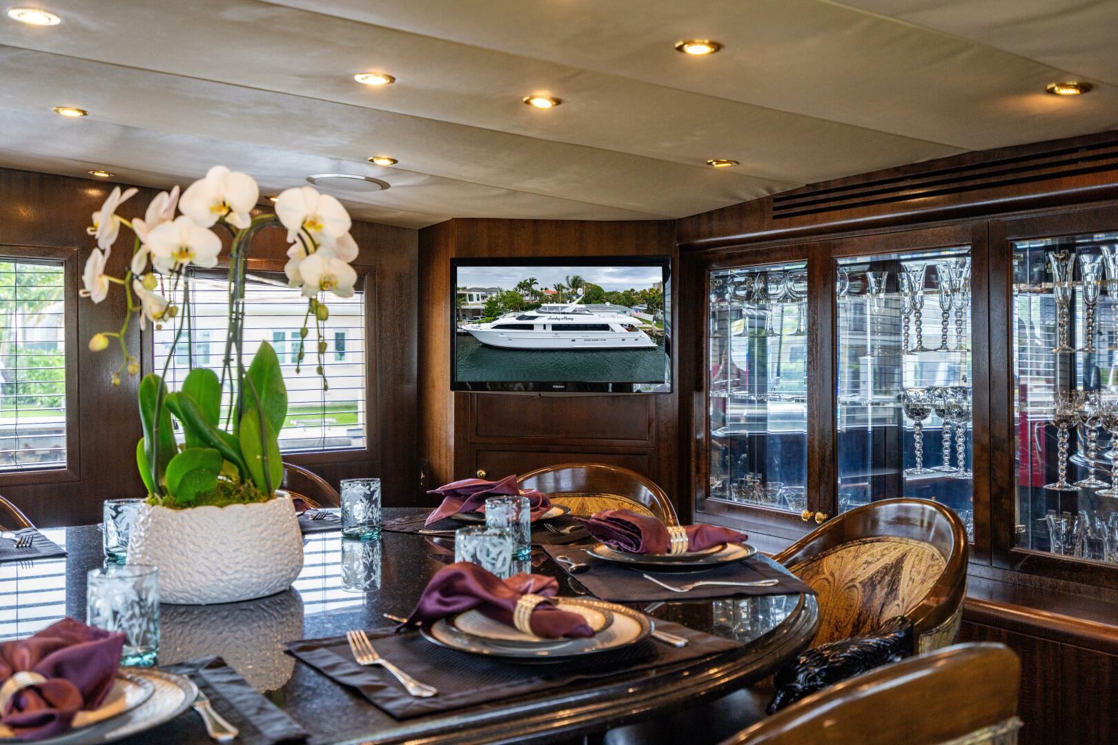 2001 Hatteras 100 Motor Yacht - Image 35