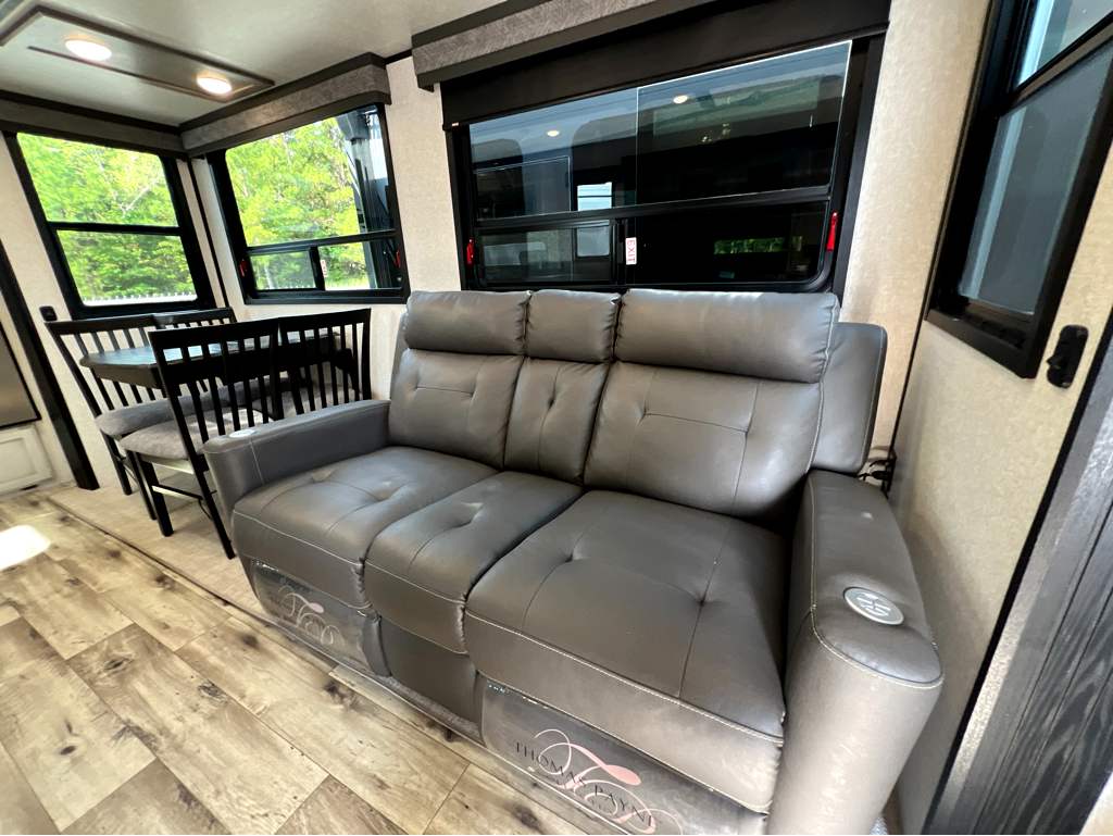2021 KZ RV DURANGO 321RLT - Image 8