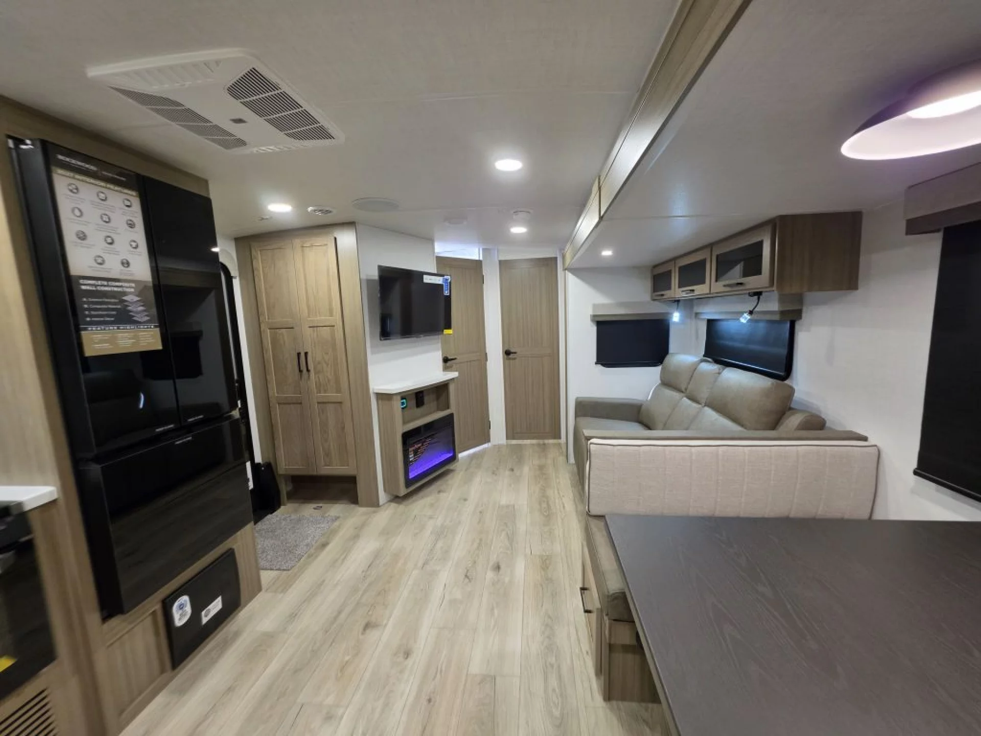 2027 FOREST RIVER ROCKWOOD ULTRA LITE 2608BS - Image 14