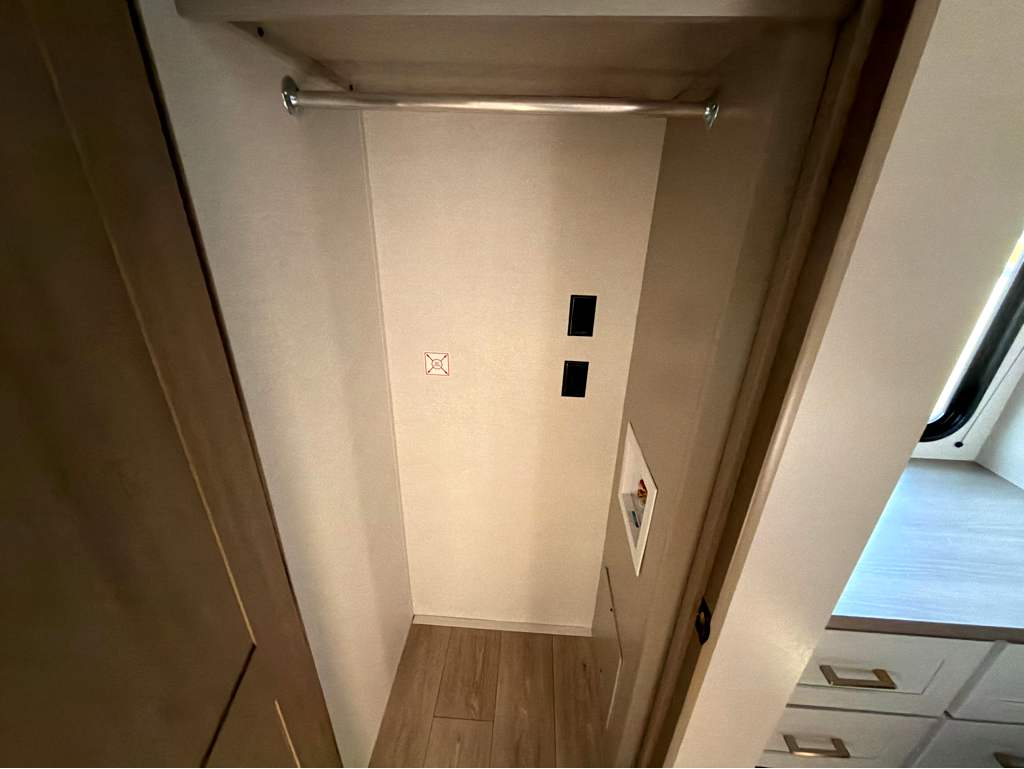 2027 JAYCO JAY FLIGHT 380DQS - Image 19