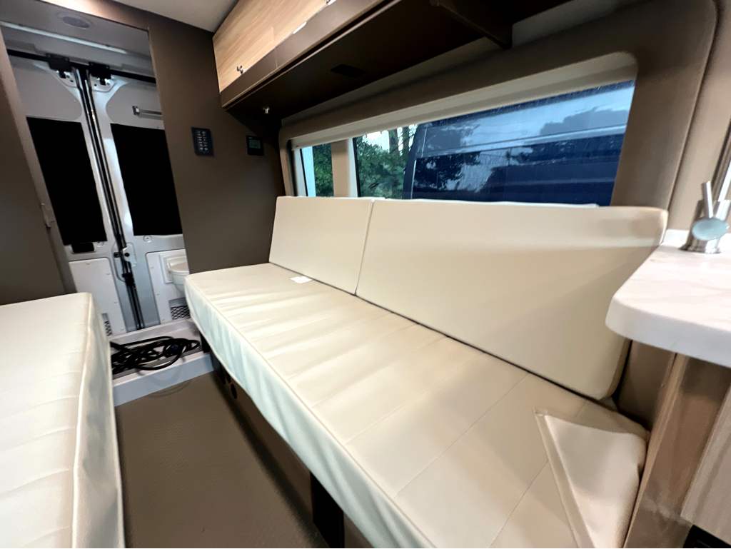 2027 ENTEGRA COACH ETHOS 20T - Image 12
