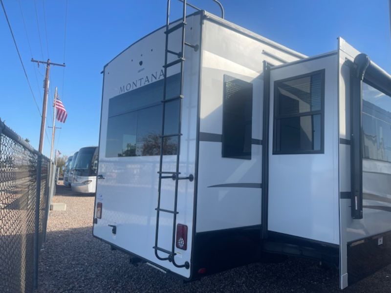 2025 Keystone Montana 3857BR - Image 3
