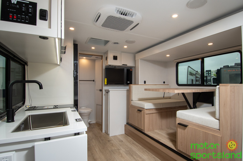 2026 Winnebago Micro Minnie 2108TB - Image 28