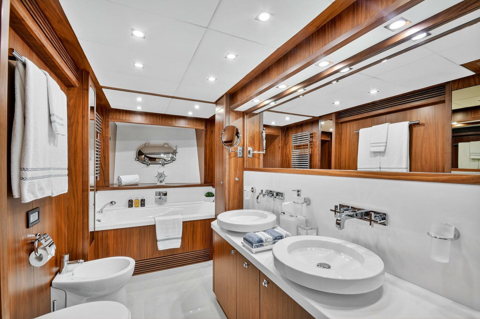 2010 Sunseeker 40m - Image 16