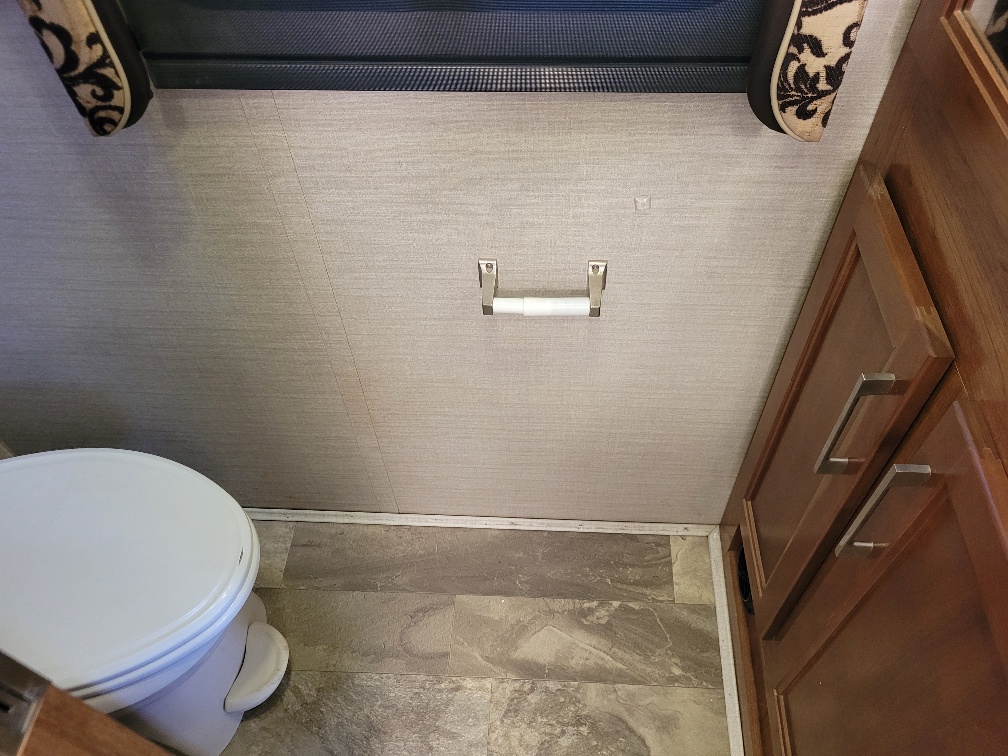 2018 Jayco Seneca 37HJ - Image 15