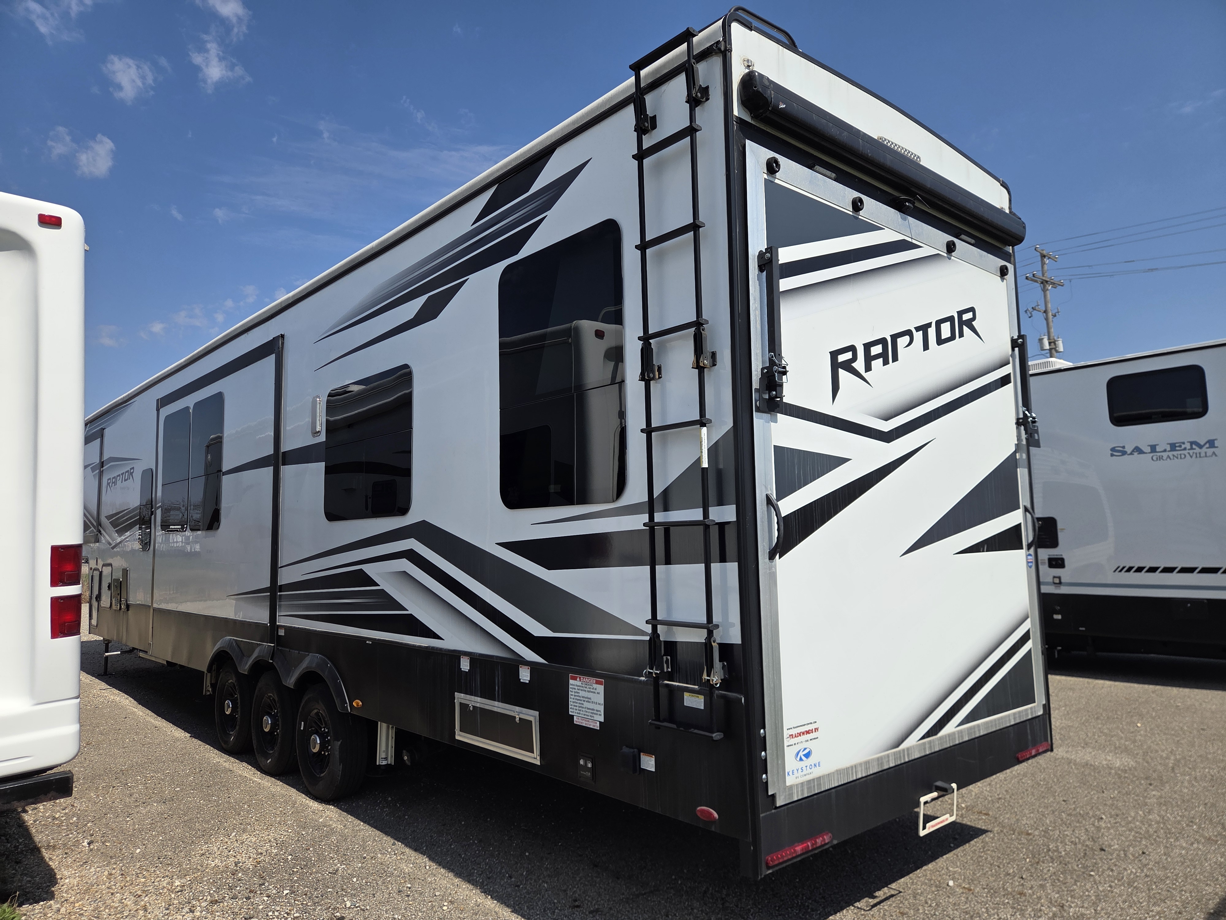 2022 Keystone Raptor 423 - Image 4