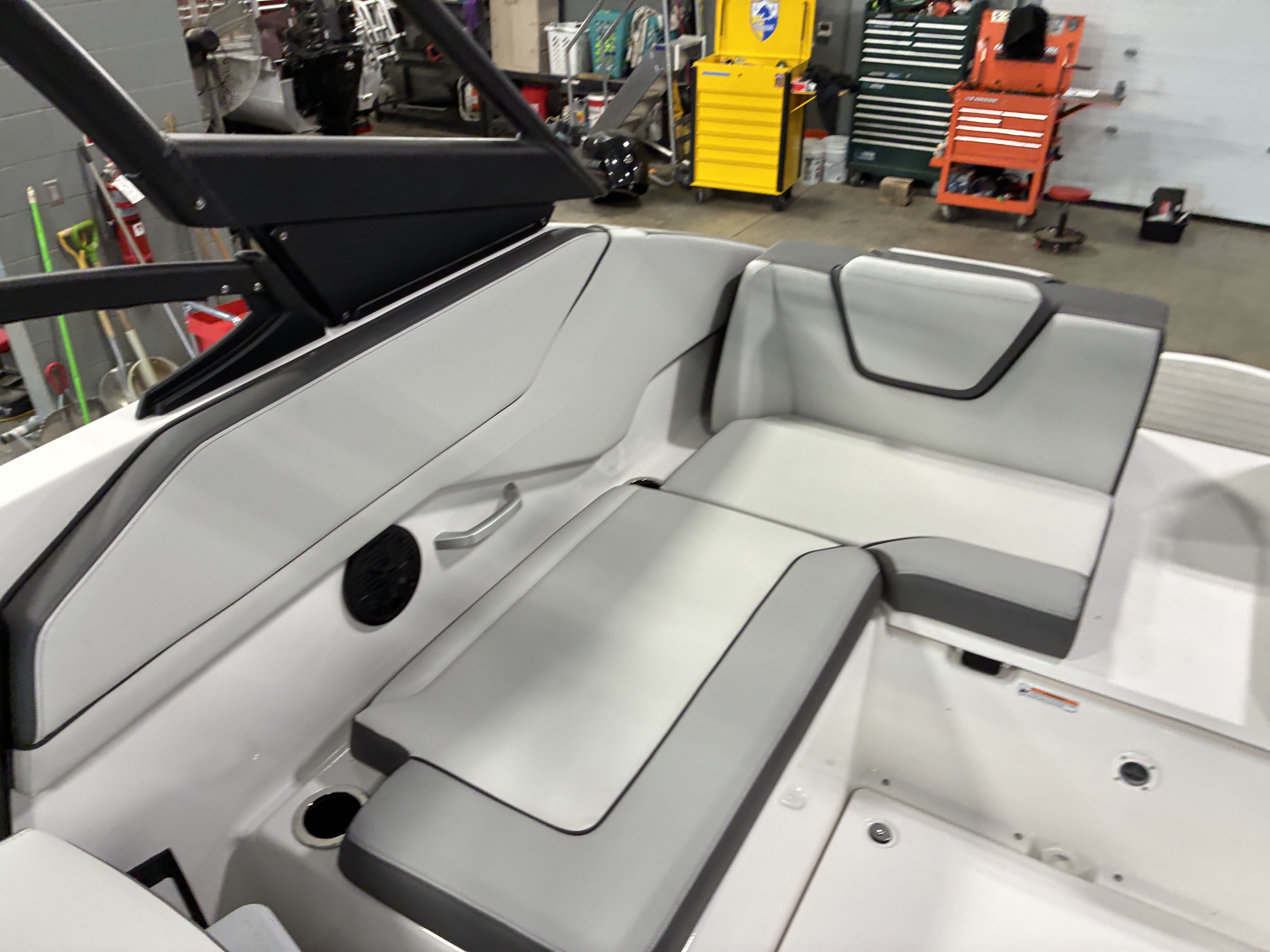 2026 Yamaha Boats AR250 - Image 32