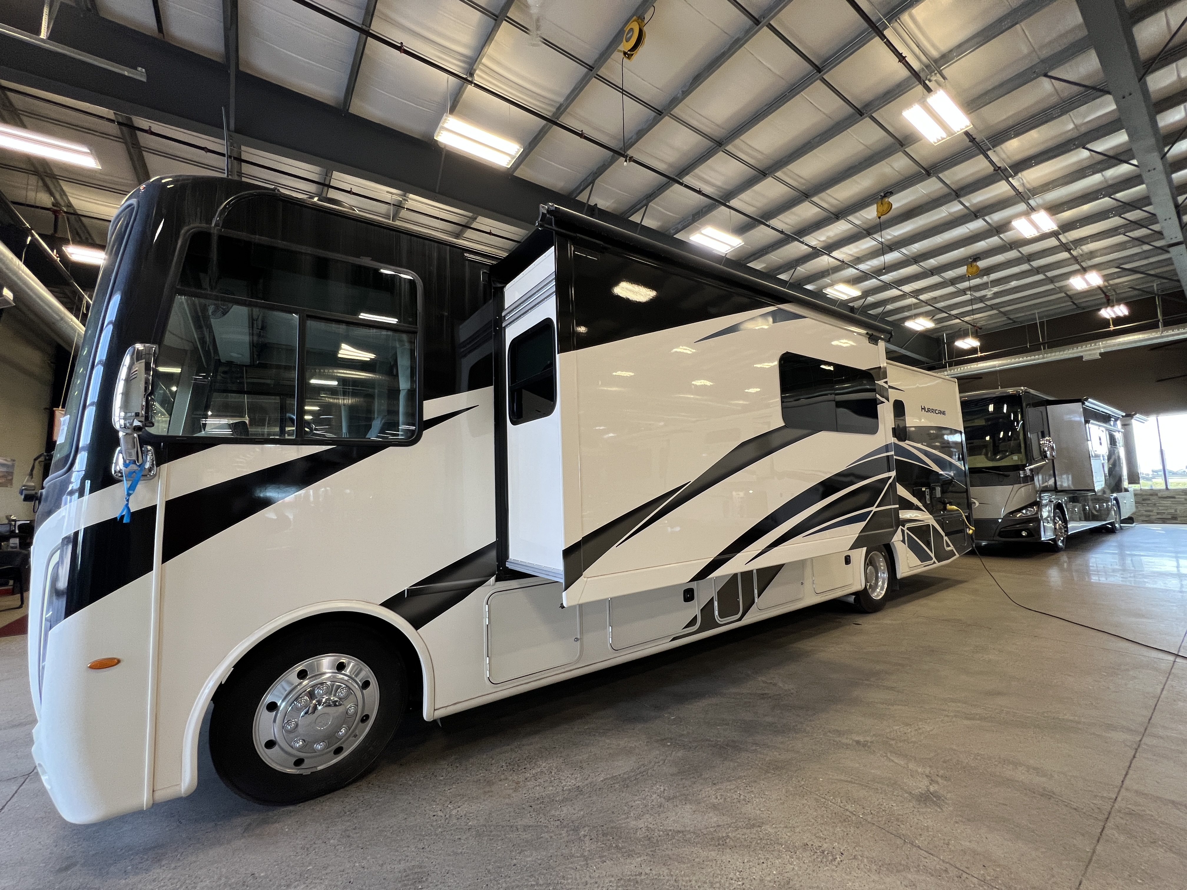 2022 Thor Motor Coach Hurricane 34R - Image 5