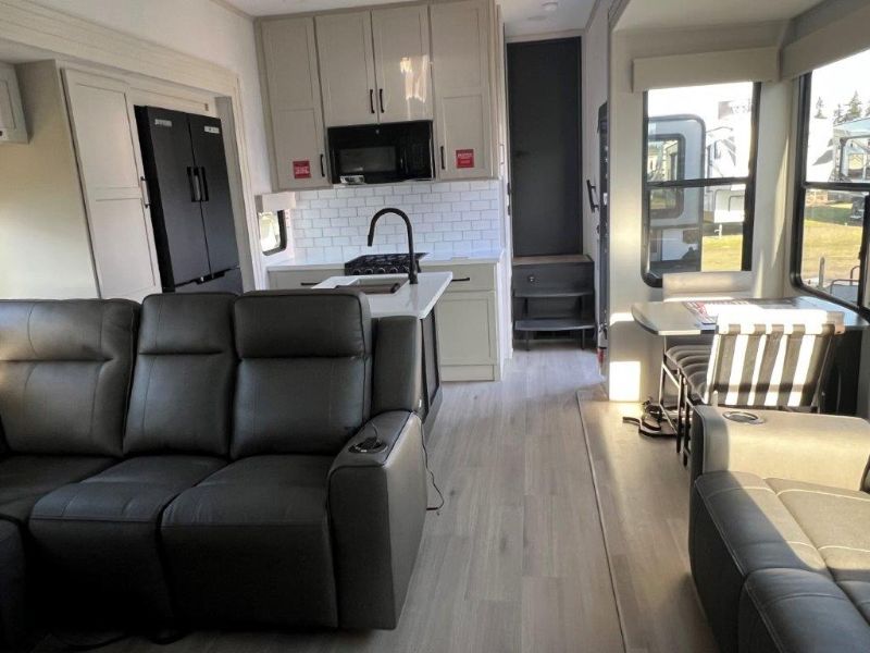 2026 Grand Design Momentum G-Class Fifth Wheel 394G - Image 10