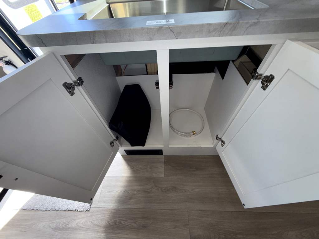 2027 ENTEGRA COACH ODYSSEY 24B - Image 17