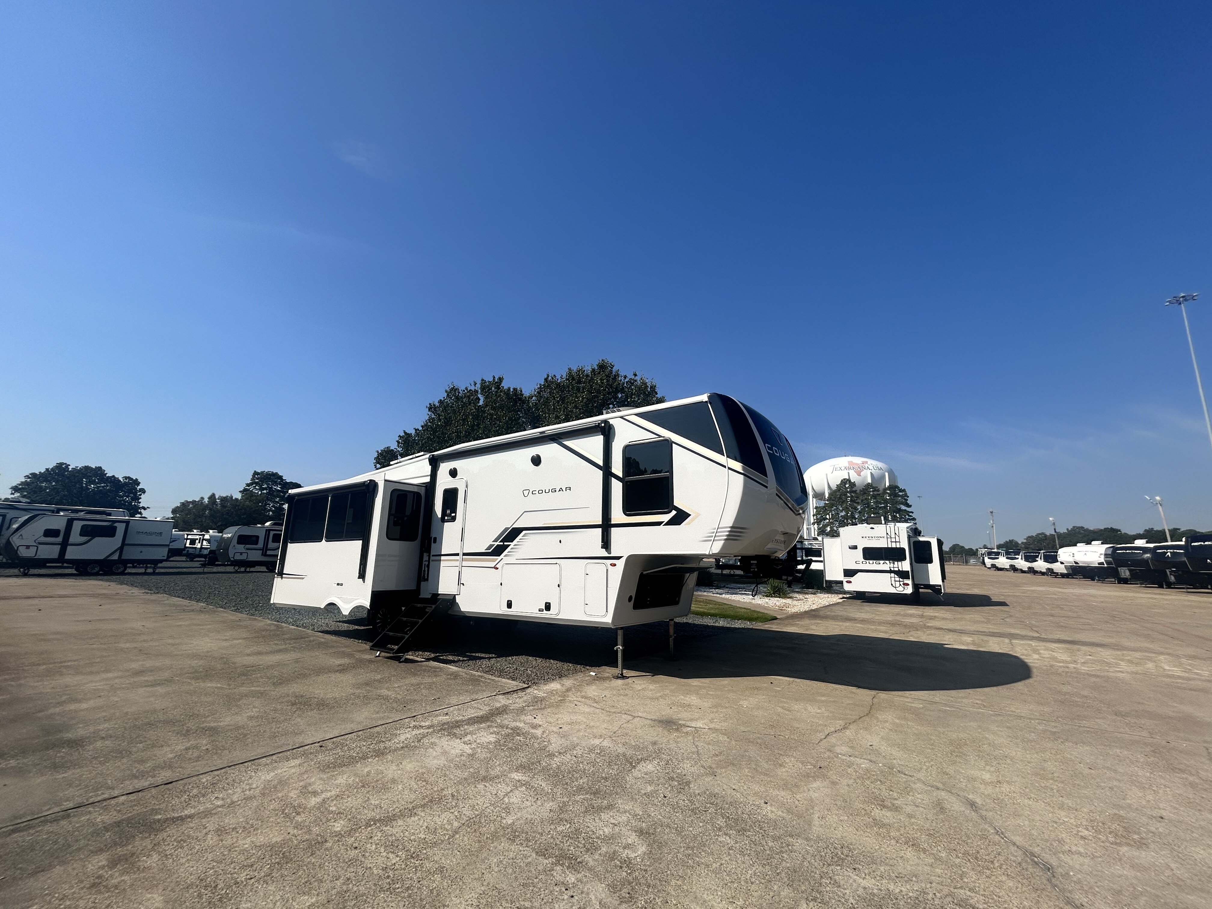2027 Keystone Cougar 316RLS - Image 1