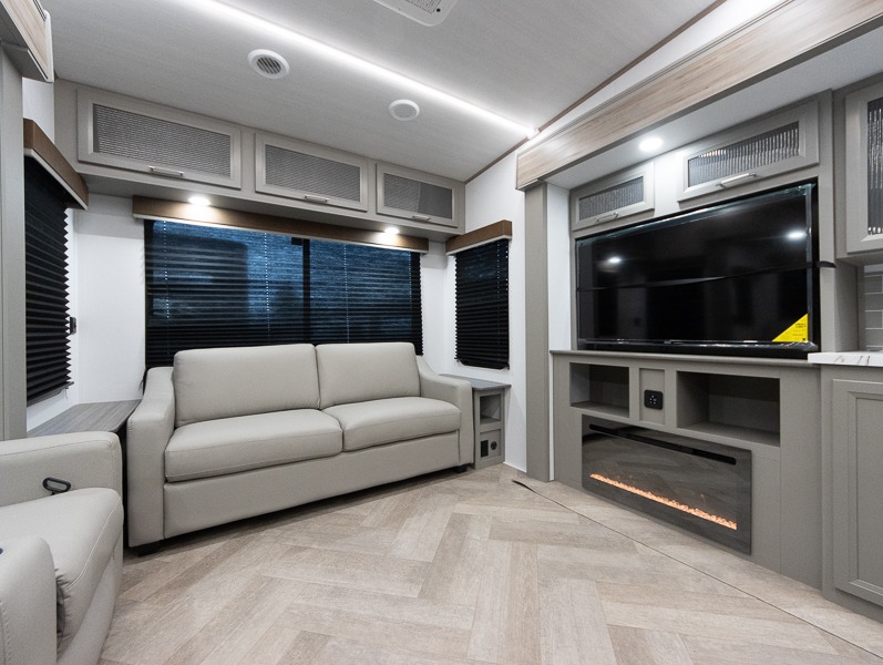 2025 Keystone Sprinter 3210RLS - Image 8