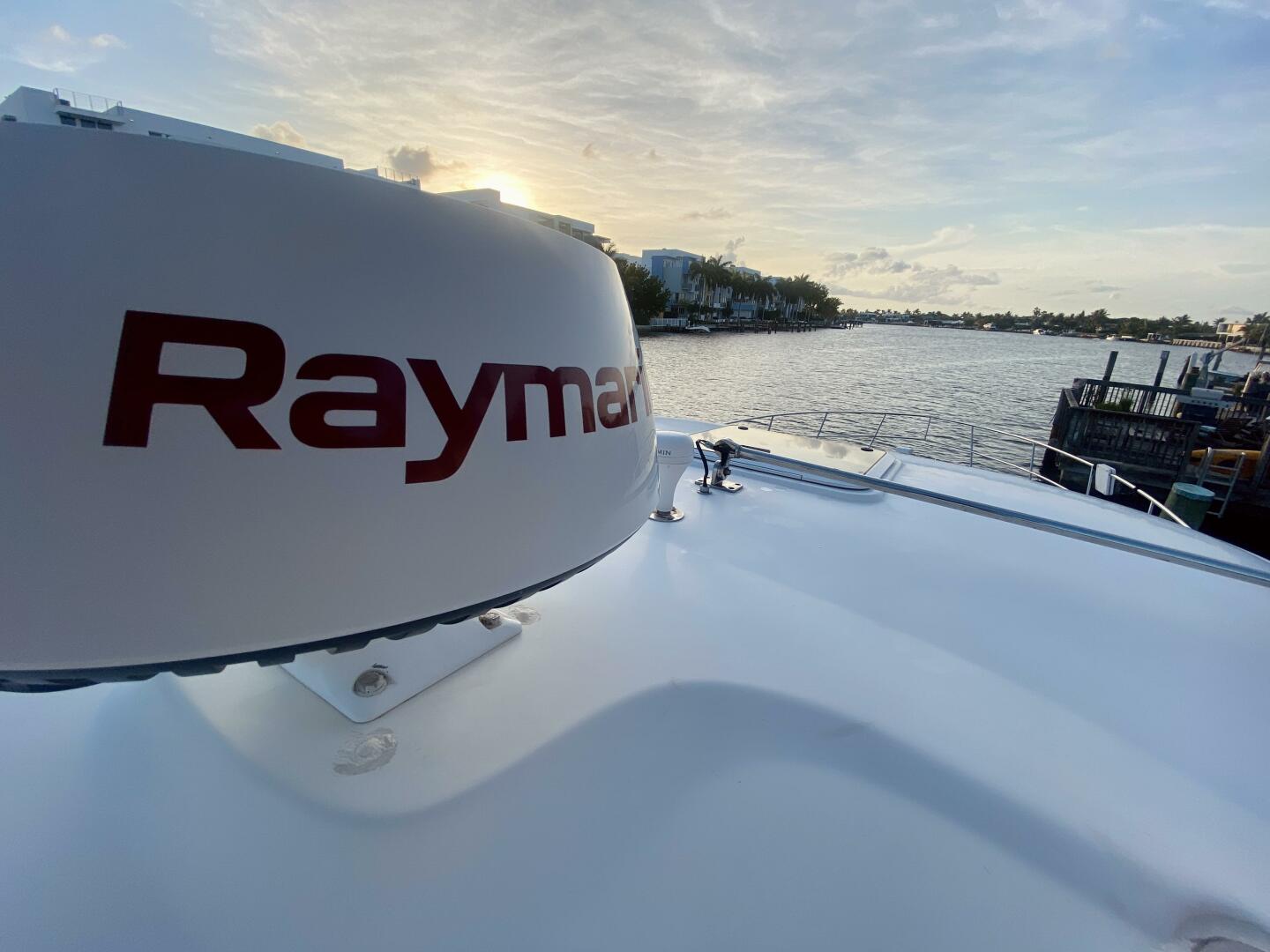 2005 Sea Ray 420 Sundancer - Image 32