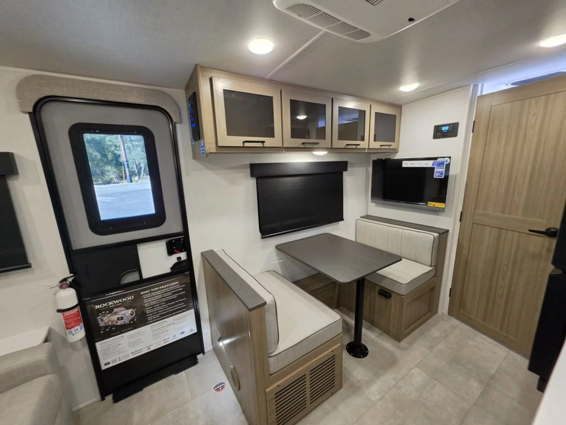 2027 FOREST RIVER ROCKWOOD GEO PRO 19FDT - Image 9