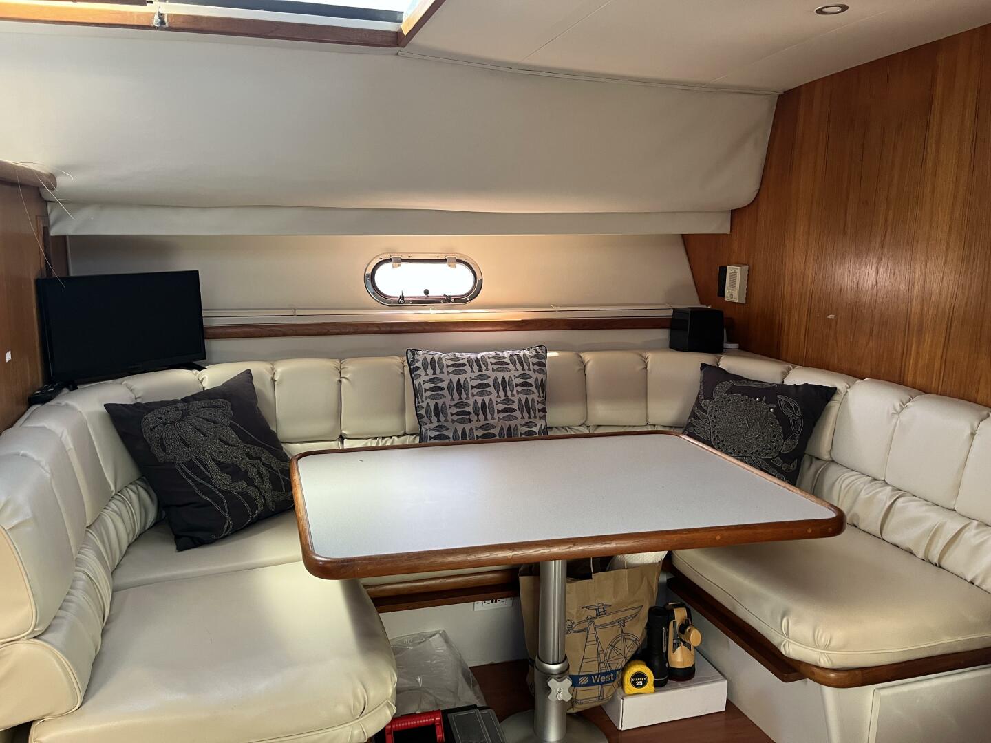1995 Carver 440 Aft Cabin - Image 26